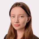 Никитина фото розовый фон 135