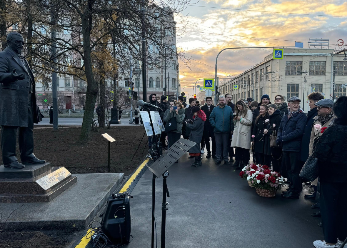 Открытие памятника адвокату В.Д. Спасовичу в Санкт-Петербурге.jpg